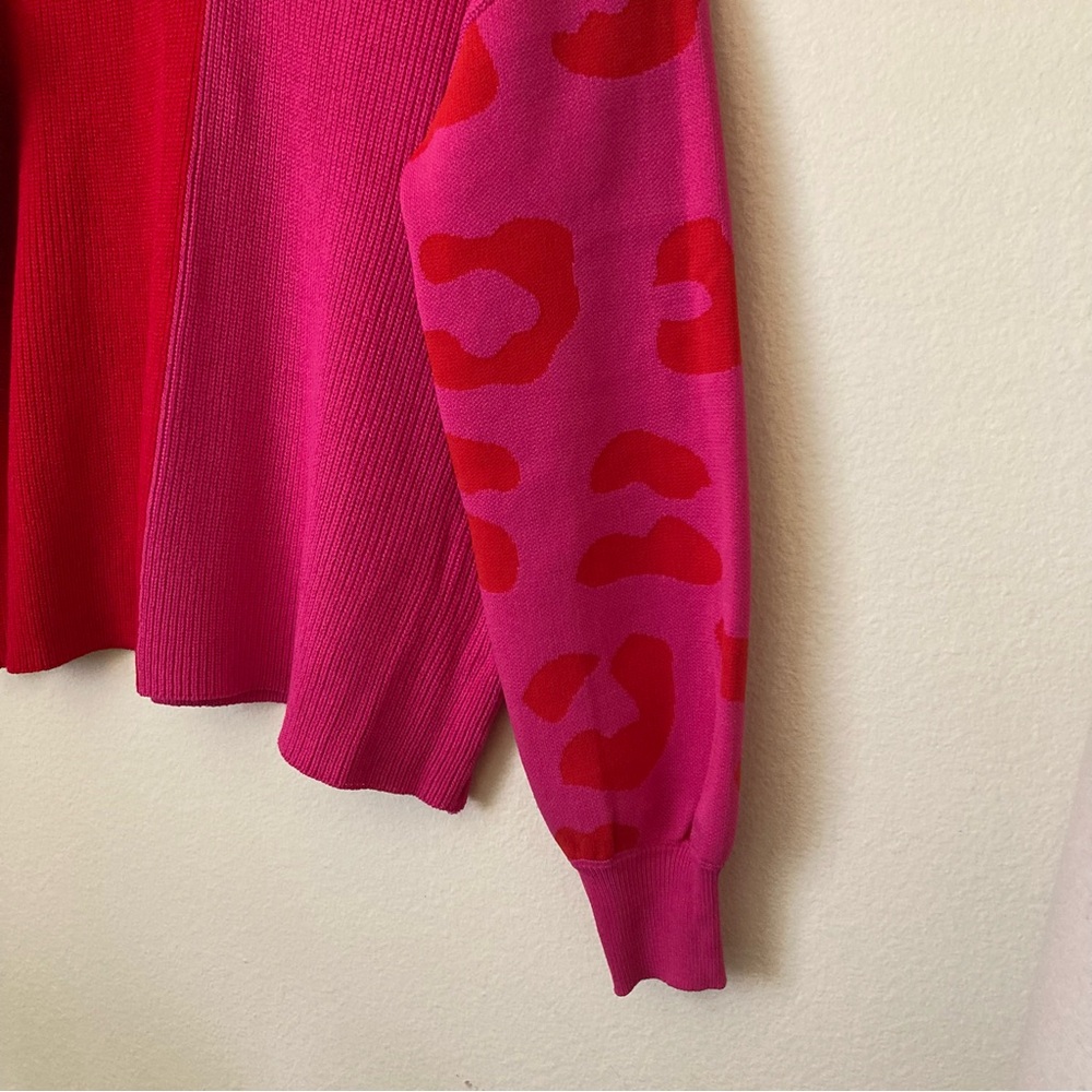 Long Sleeve Color Block V-Neck Sweater with Leopard Print Sleeves - Picture 9 of 9